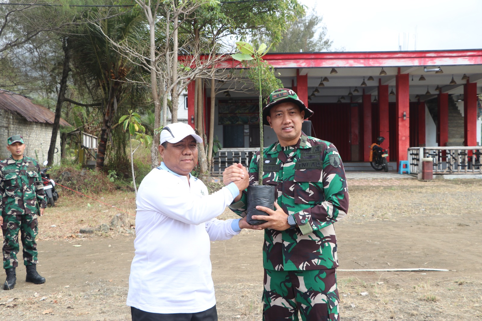 Sambut HUT ke-81 TNI, Kodim Tulungagung Tanam Mangrove dan Pohon Produktif